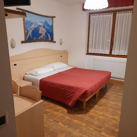 Hotel Garni B&B Maffei Pinzolo Exterior photo
